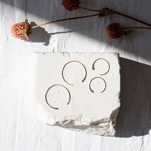 Baleen Jewelry Luna 1-Inch Gold Hoops